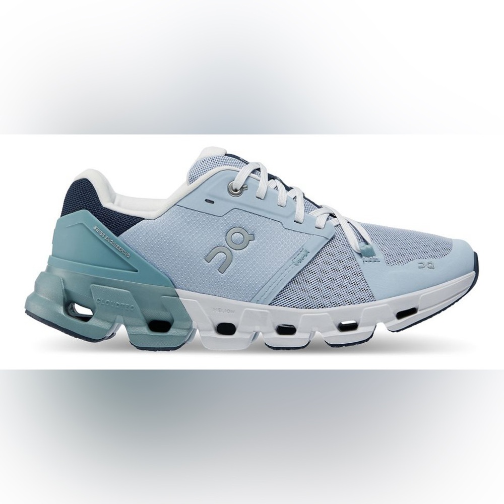 On CloudFlyer 4 Women's Sneakers, Size 6 Excellent  Condition.